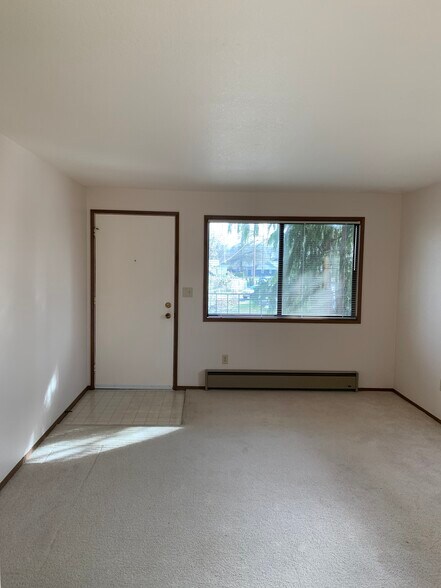 Building Photo - 107 La Villa Dr