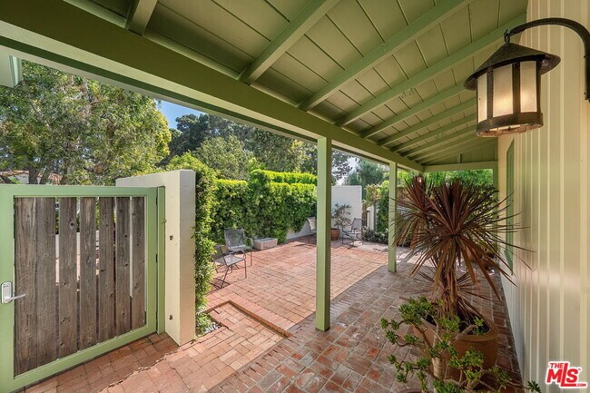 Building Photo - 630 23rd St