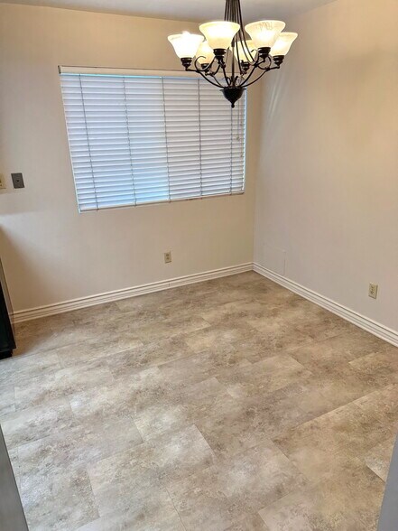 Din Rm - 961 W 18th St