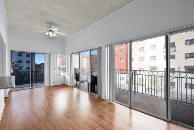 Building Photo - 4850 SW 63rd Terrace