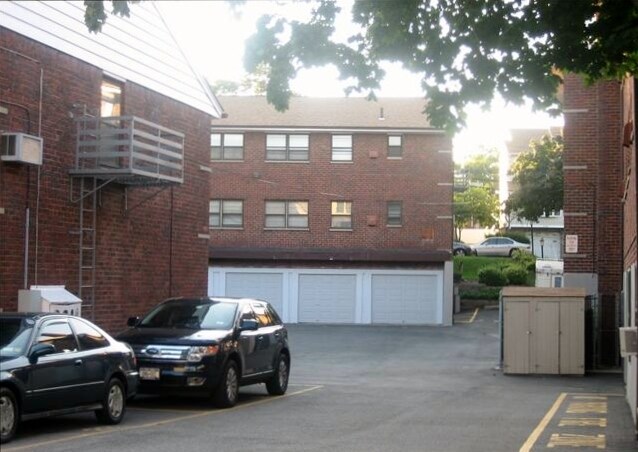 Building Photo - 170 Myrtle Ave