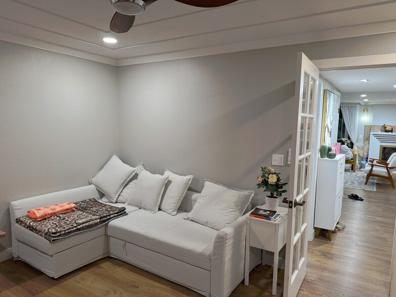 Building Photo - 109 El Porton