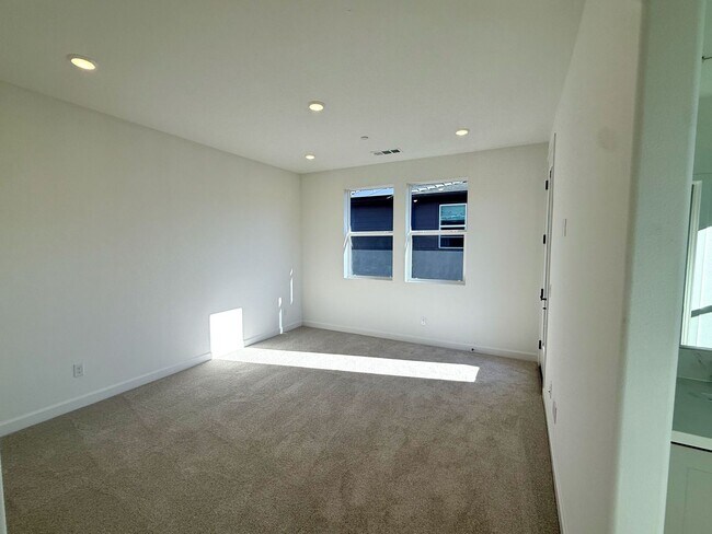 Building Photo - 2025 Build, 3 Bedroom 2.5 bath with over 2...