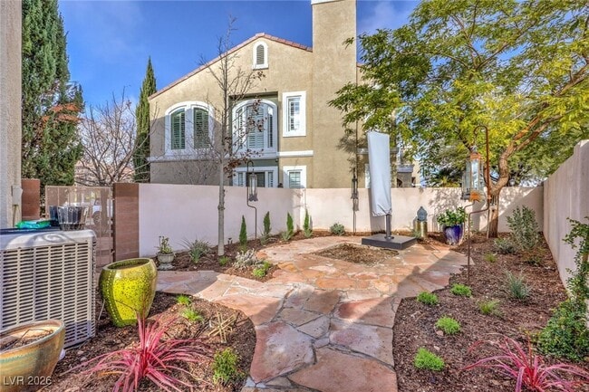 Building Photo - 952 Coatbridge St