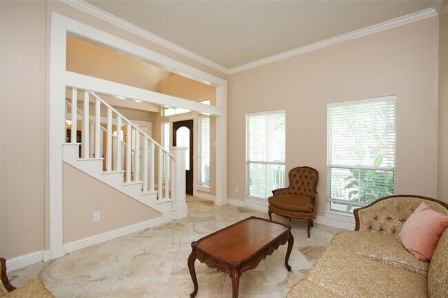 Building Photo - 16242 Pine Thorn Dr