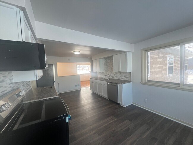 Building Photo - Click the “Apply Now” button or email wapmrentals@gmail.com for a prompt response.