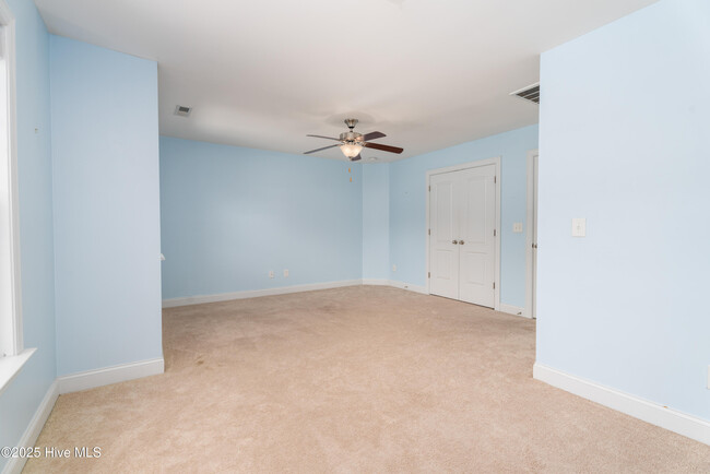 Building Photo - 103 Creek End Ct