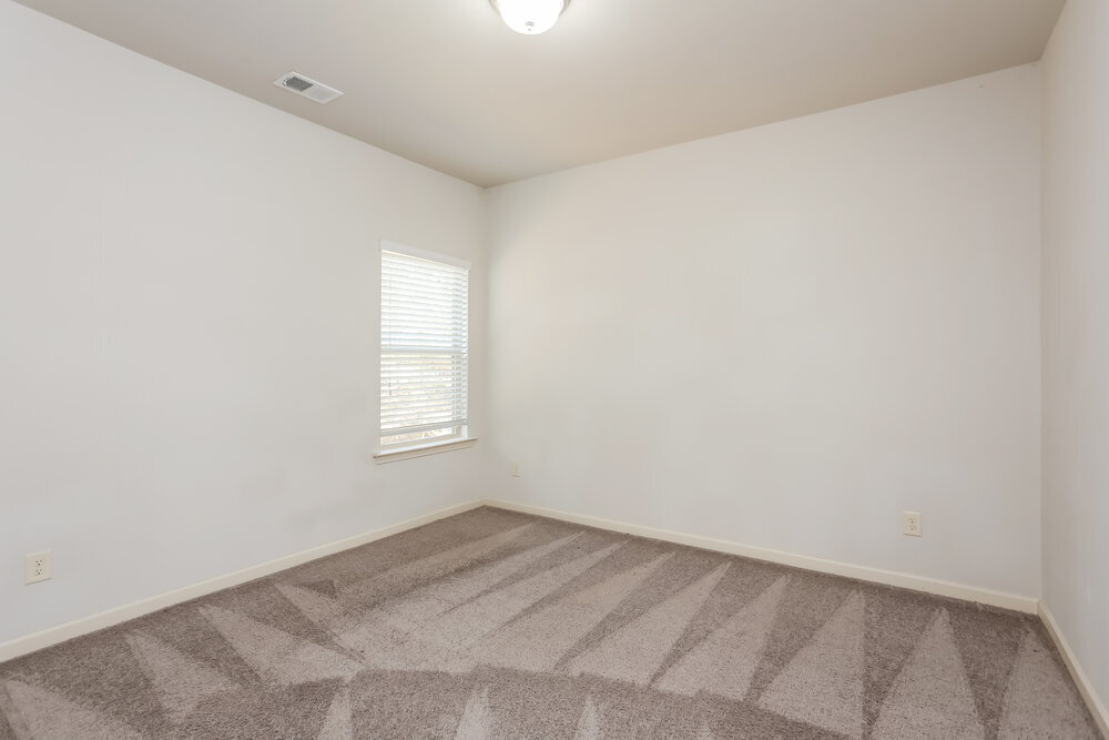 Building Photo - 313 Lara Ln