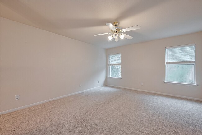 Building Photo - 18 W Greenhill Terrace Pl