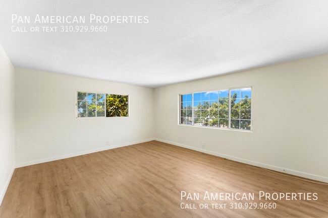 Building Photo - 4484 La Deney St