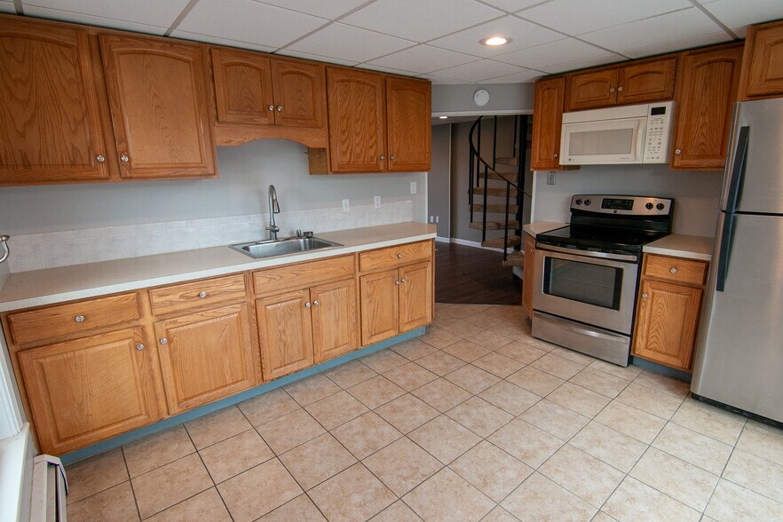 Building Photo - 118 Vine St