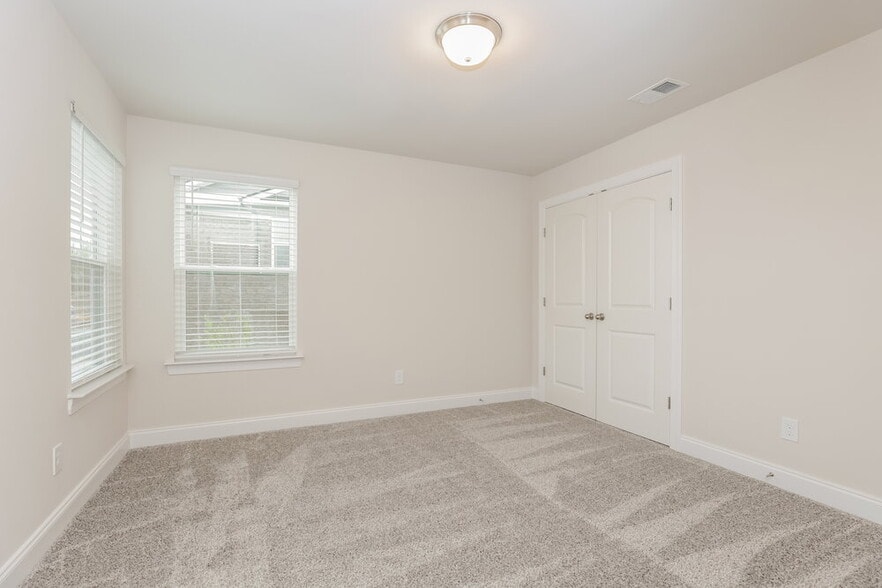 Building Photo - 1709 Tahoma Dr