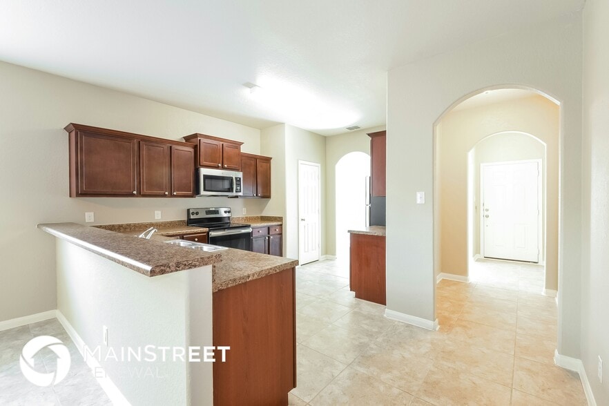 Building Photo - 6323 Sinclair Rd