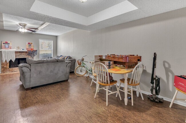 Building Photo - 3808-3814 Coates Circle