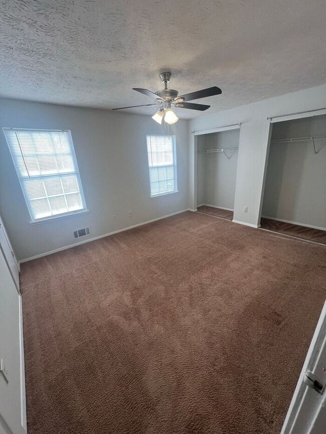 Building Photo - Beautiful 2 bedroom 2.5 bath townhome in Snellville!