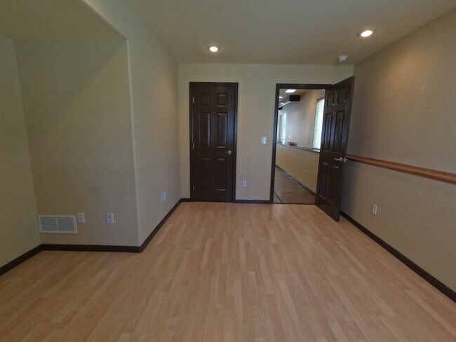 Building Photo - 2215 Harvest St