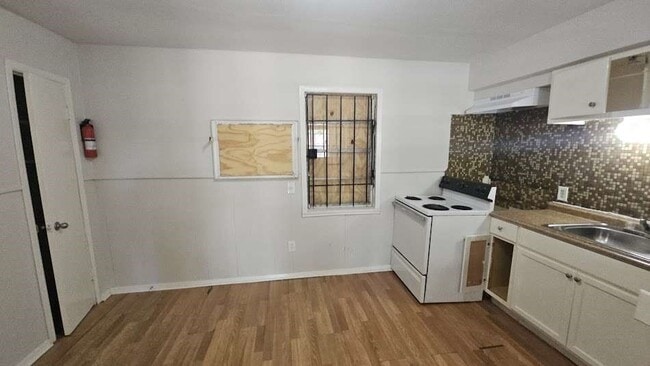 Building Photo - 9222 Lockwood Dr