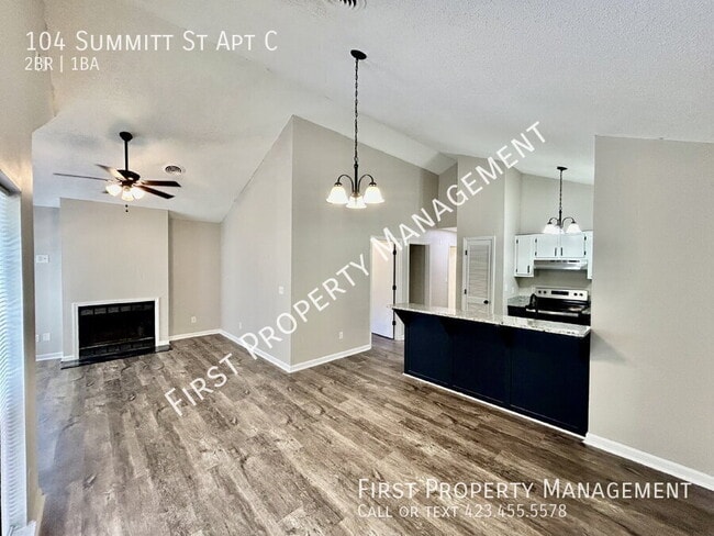 Building Photo - 104 Summitt St