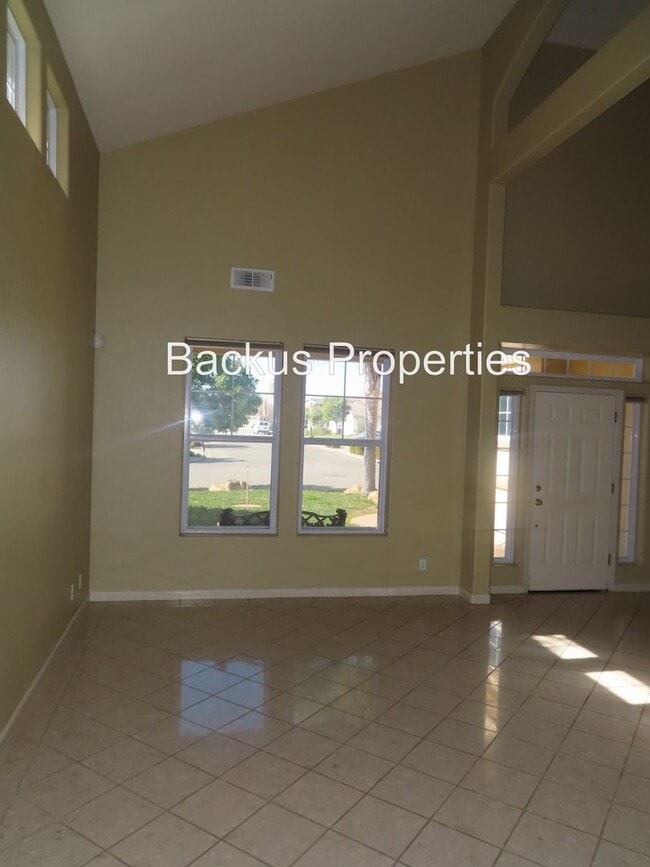 Building Photo - 1810 Lancashire Dr