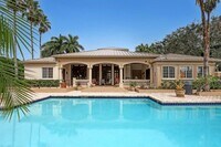 Building Photo - 1400 Crestwood Ct S