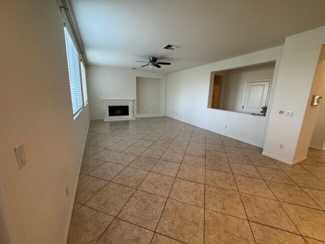 Building Photo - 6 bedroom 4.5 baths in Corona CA