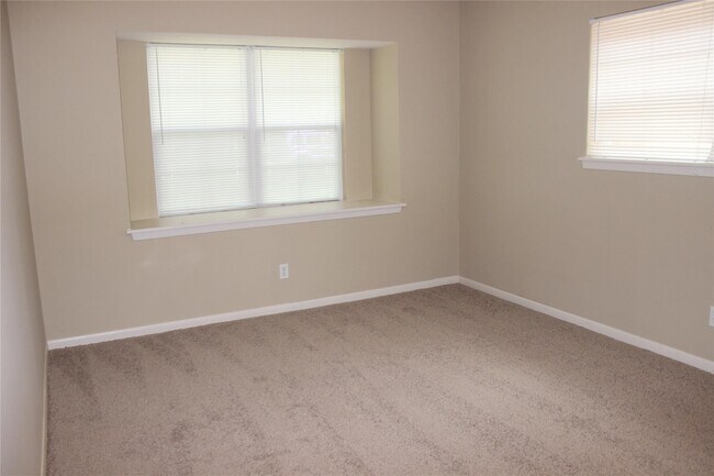 Building Photo - 10301 Ivyridge Rd
