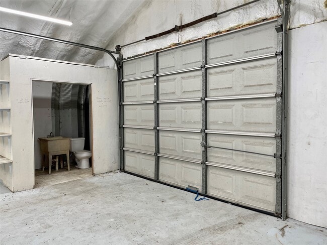 Building Photo - 2507 Lynn Dr