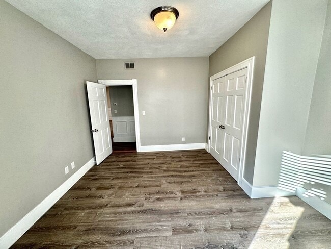 Building Photo - 61 Gates St