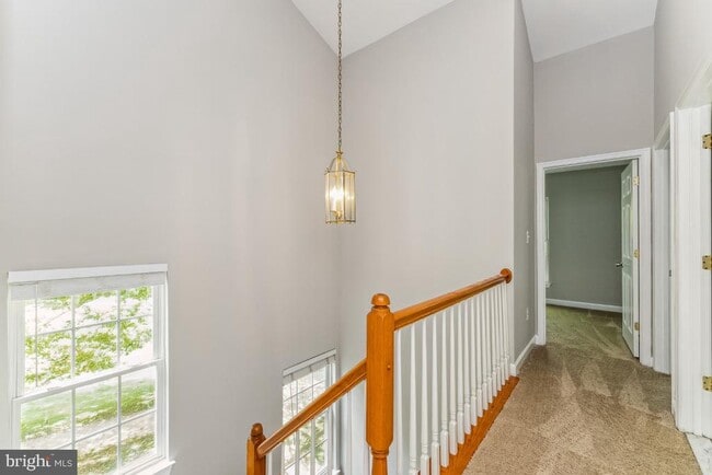 Building Photo - 4273 Upper Park Dr