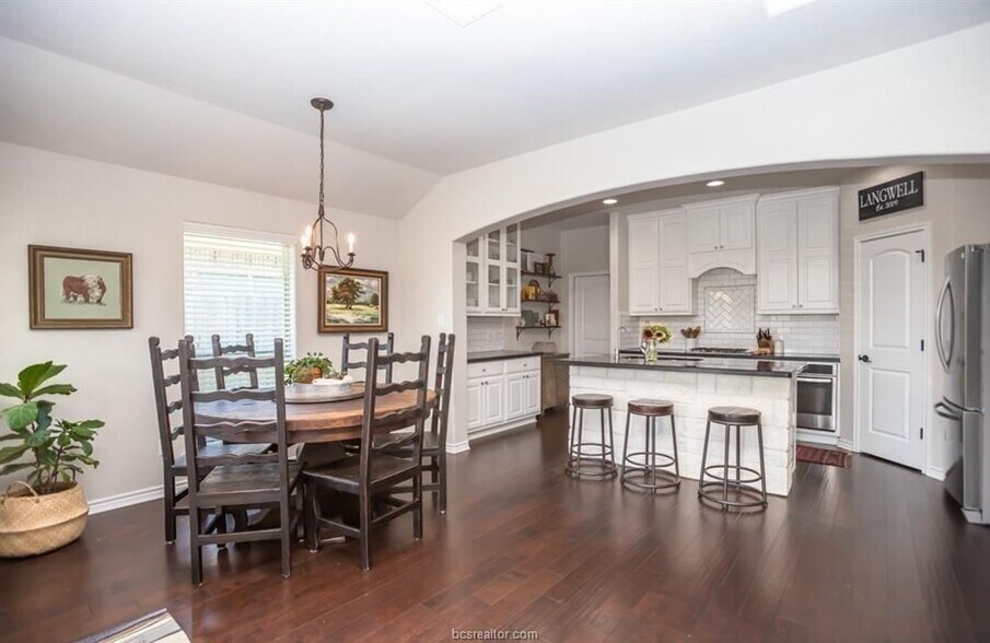Building Photo - 2529 Kinnersley Ln