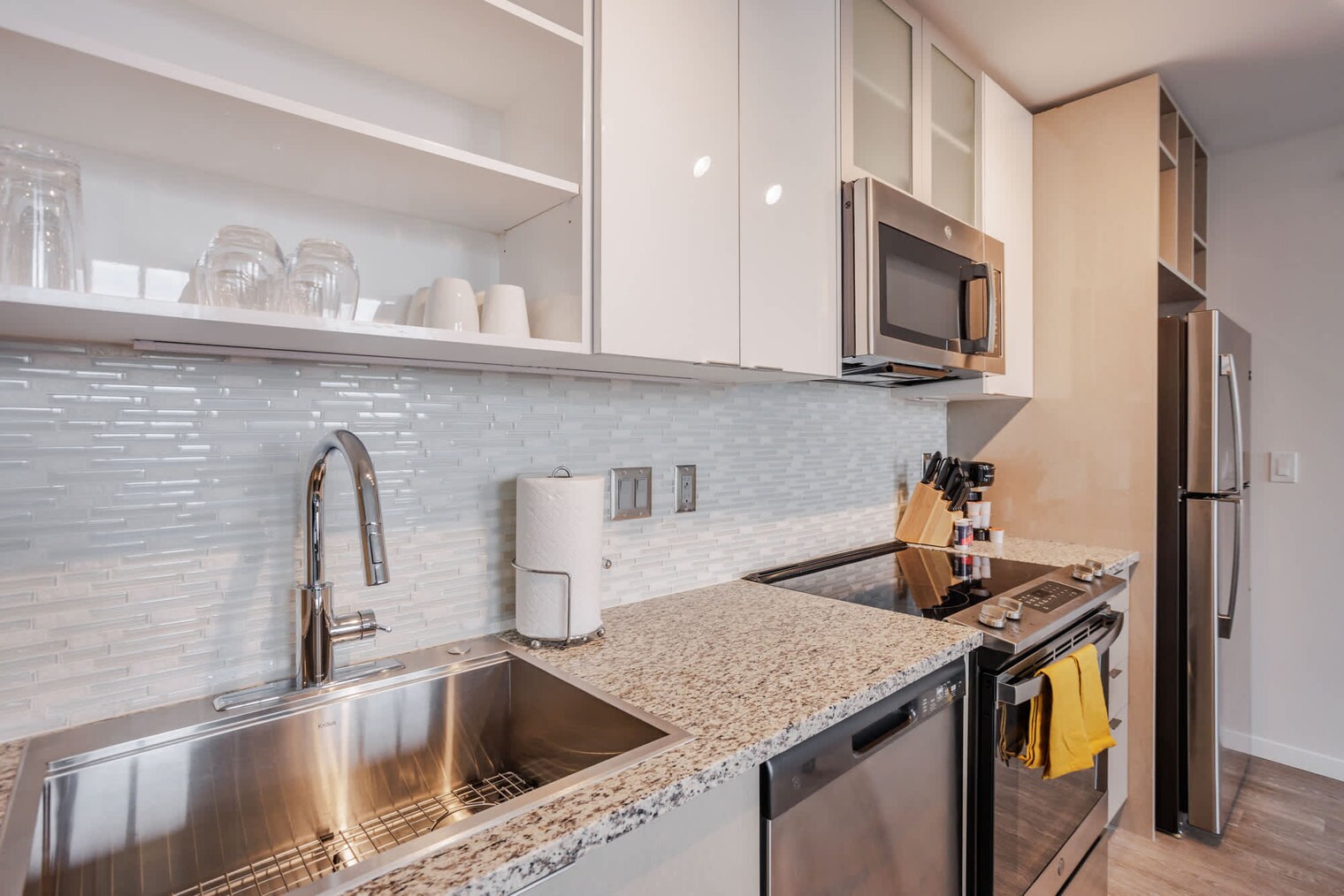 Building Photo - 9-JAN-JAN E 4th St