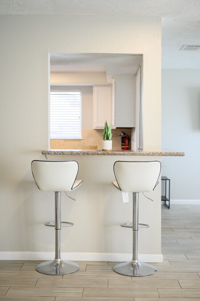 Building Photo - 9907 Towne Tower Ln