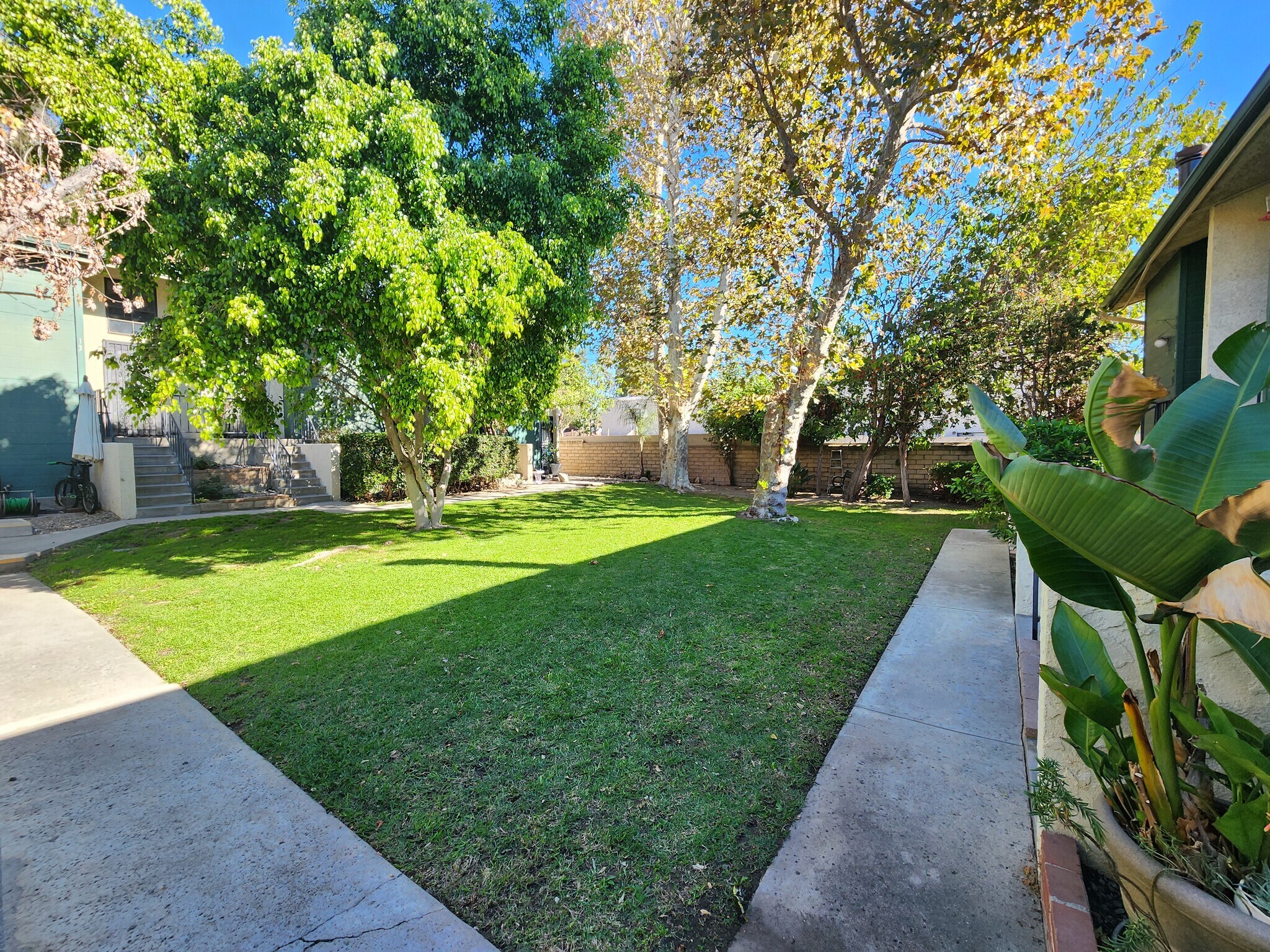 Building Photo - 11107 Arminta St