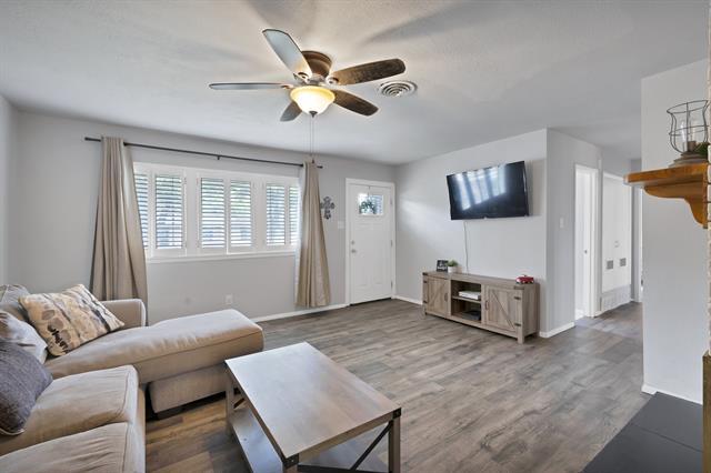 Building Photo - 1429 W Water St