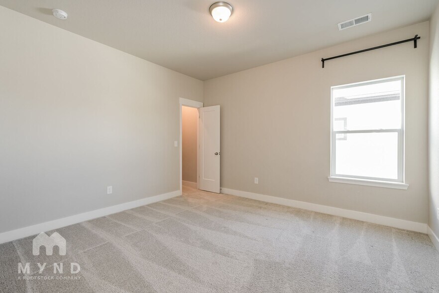 Building Photo - 6047 N Netherland Ct