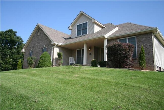 Building Photo - Executive Home - OMG Gorgeous
