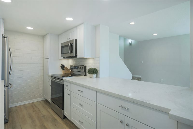 Building Photo - 948 S Alma School Rd