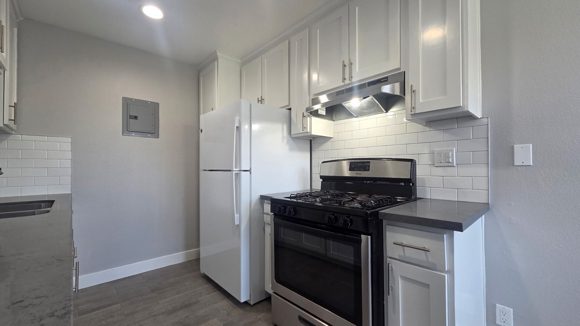 Building Photo - 17132 Emerald Ln