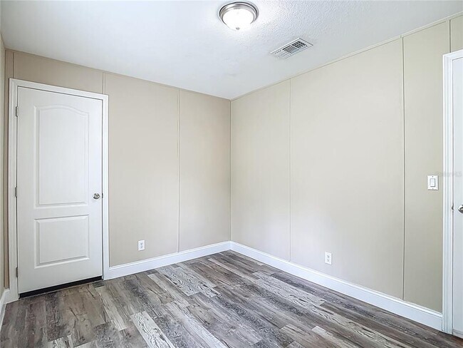 Building Photo - 7515 Rooks Dr