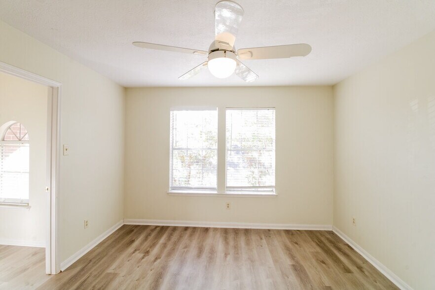 Building Photo - 14422 Cypress Valley Dr