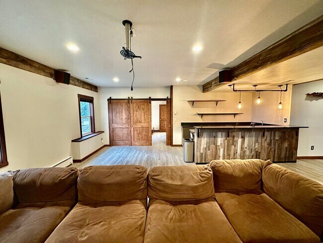 Building Photo - 4409 W Country Hls Ln