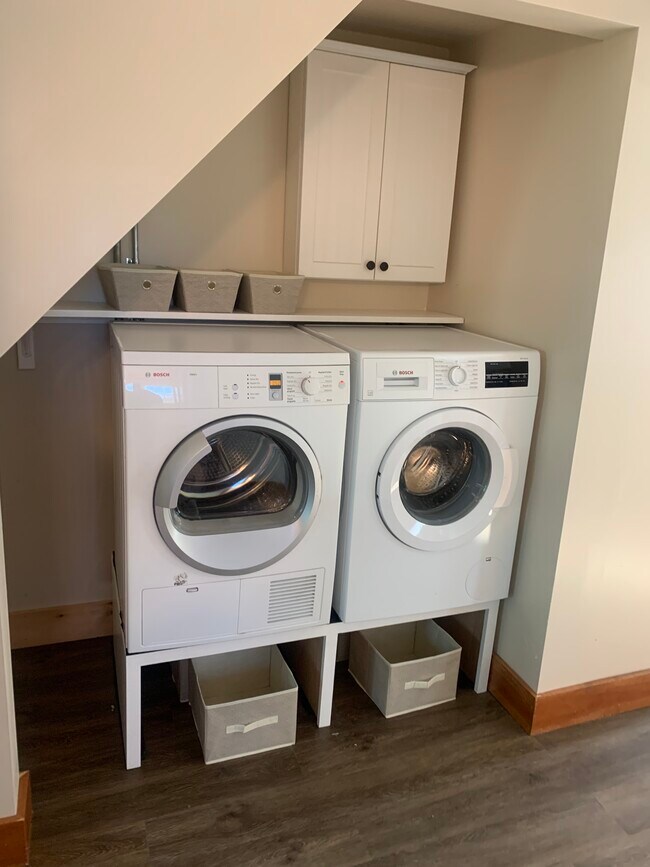 Building Photo - 23 School St