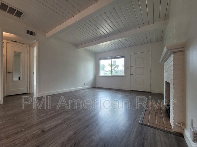 Building Photo - 6039 35th Ave