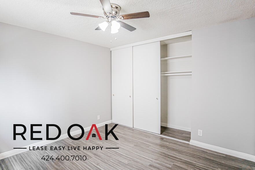 Building Photo - 12737 Moorpark St