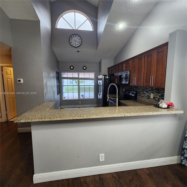 Building Photo - 10180 Fanfare Dr
