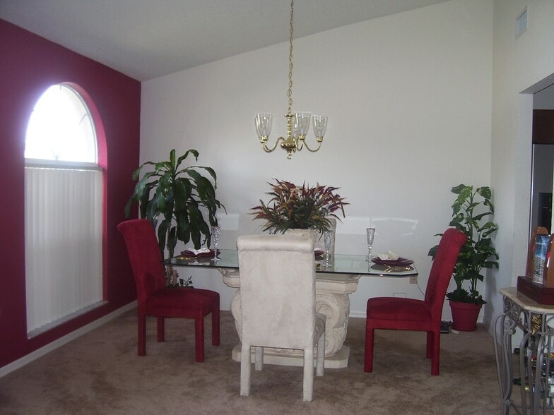 Building Photo - 7166 Summit Dr