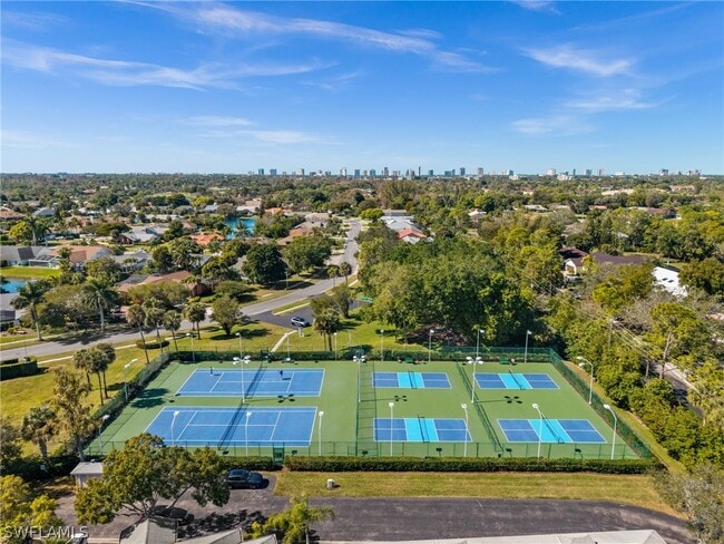 Building Photo - 500 Misty Pines Cir