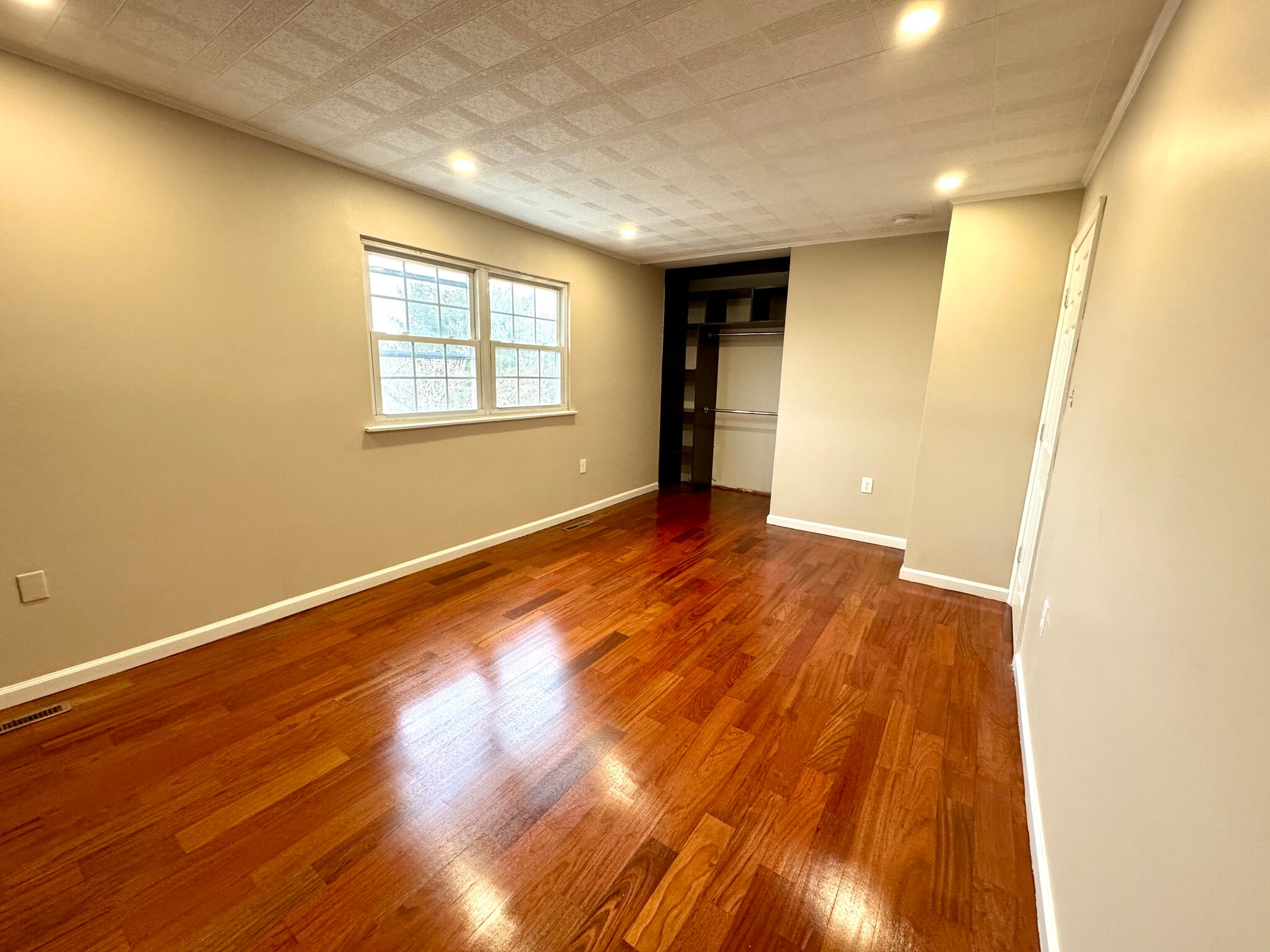 Building Photo - 540 Valleywood Rd