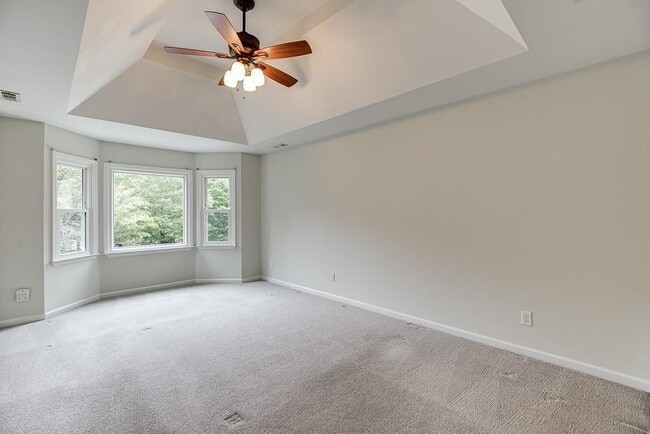 Building Photo - 6655 Lake Run Dr