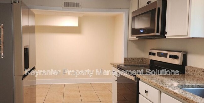 Building Photo - 813 Highland Ave